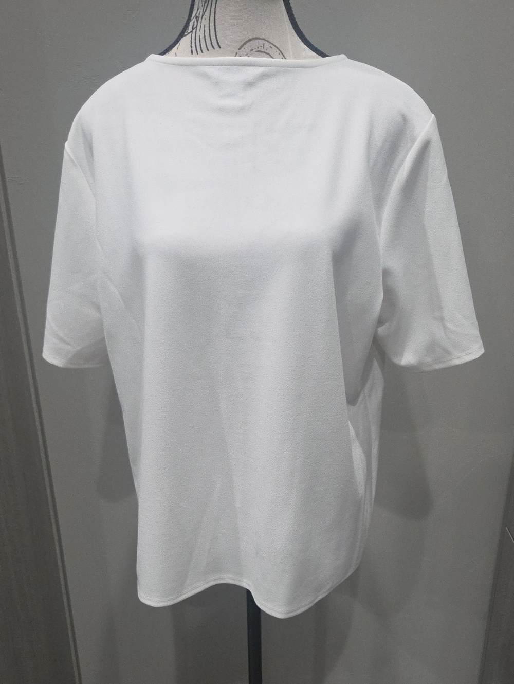 Liz Claiborne White Short Sleeve Top